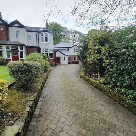 Churstonbnb, Private Flat Within Family Home, Bolton Lostock 외부 사진