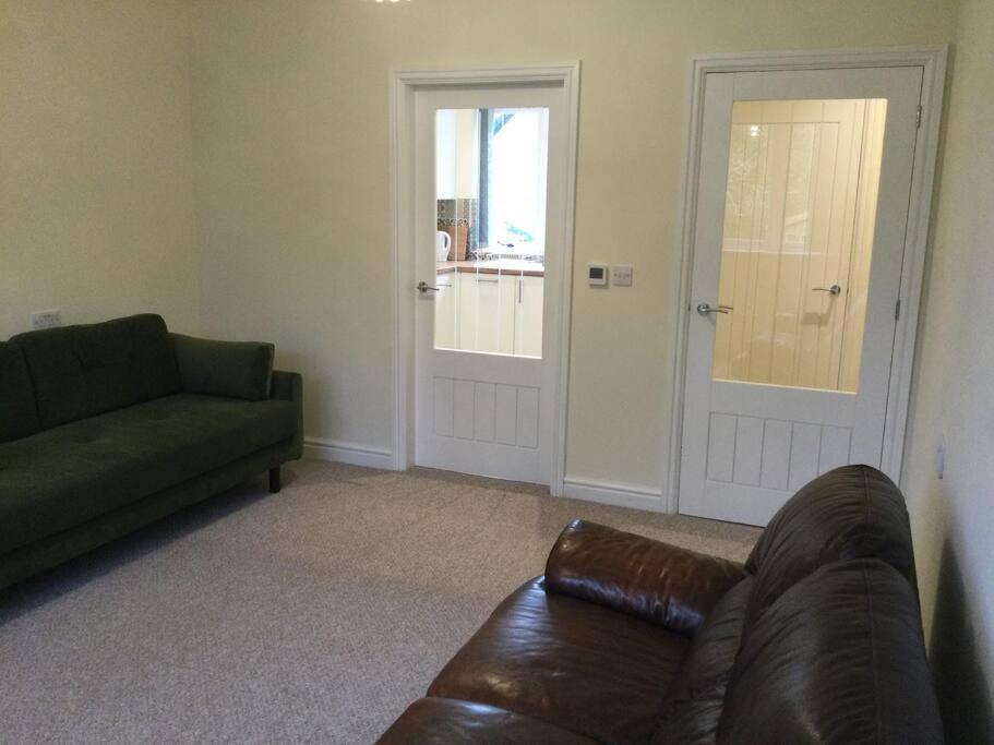 Churstonbnb, Private Flat Within Family Home, Bolton Lostock 외부 사진